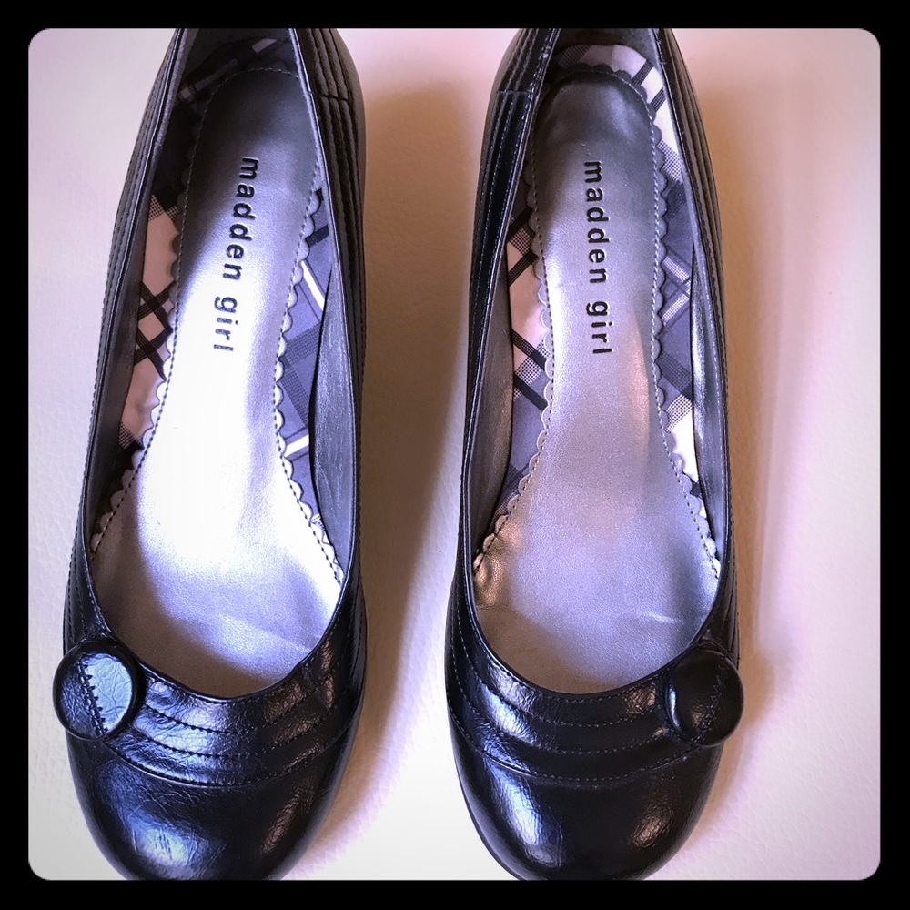 NWOT Madden Girl rounded toe pumps, 7